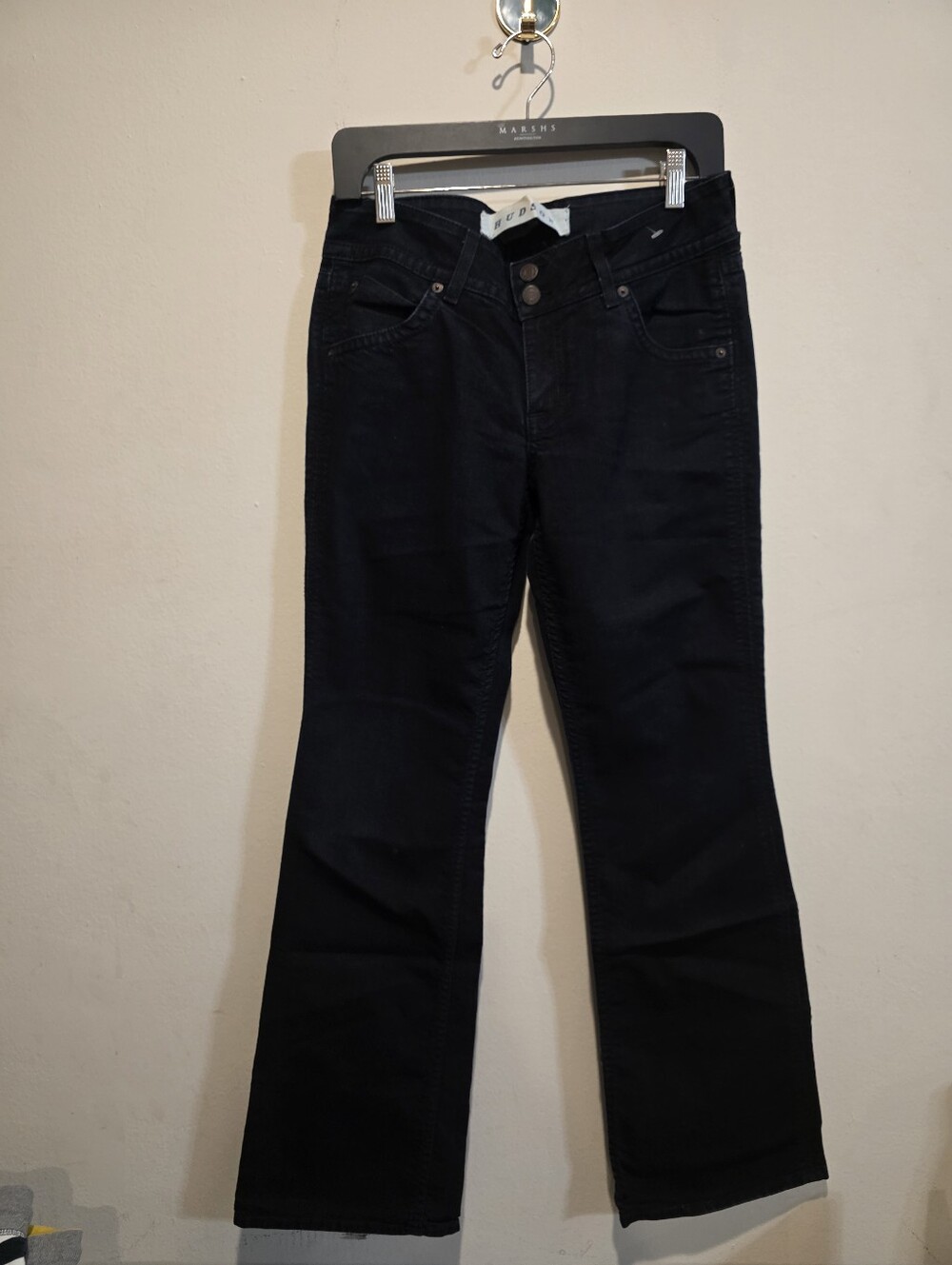 Black Women's Jeans - Classic Fit